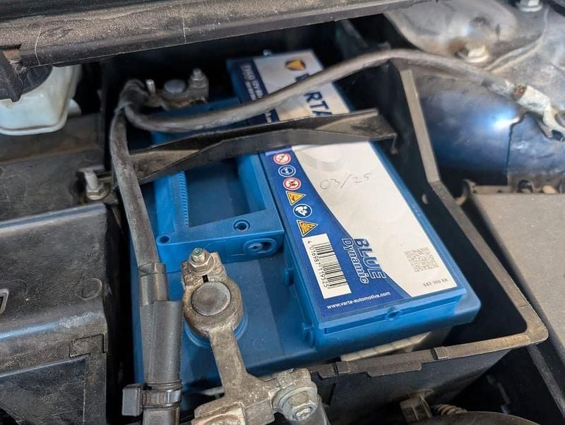 Gebraucht Ford Focus Ghia 101 PS (74 kW) 2006 Blau Limousine