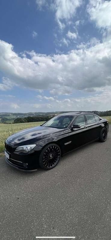 Schwarz Gebraucht 2011 BMW 730 Limousine | 16.500 € (Teuer) - Bild 1/4