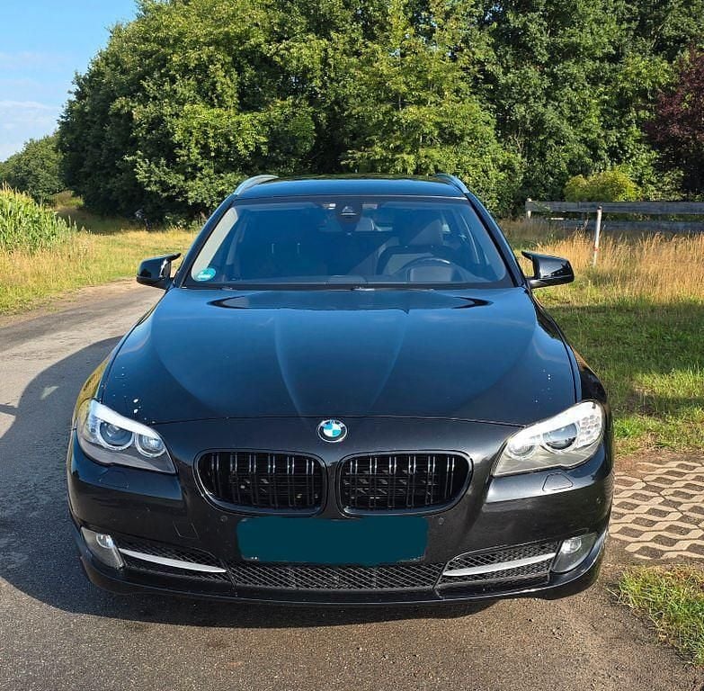 Schwarz Gebraucht 2012 BMW 530 Kombi | 13.500 € (Guter Preis) - Bild 1/4