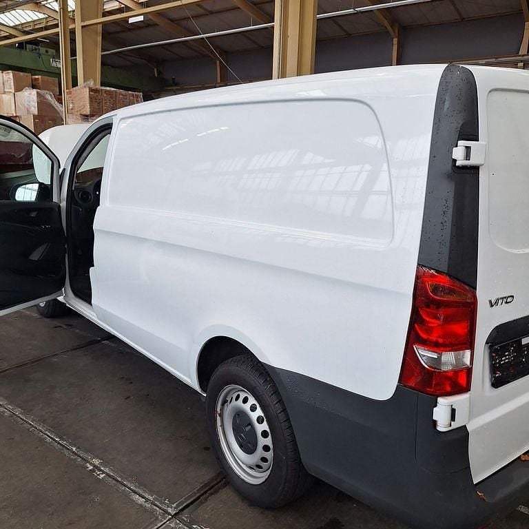 Arktikweiss Gebraucht 2019 Mercedes Vito Van / Kleinbus | 14.995 € (Superpreis) - Bild 1/4