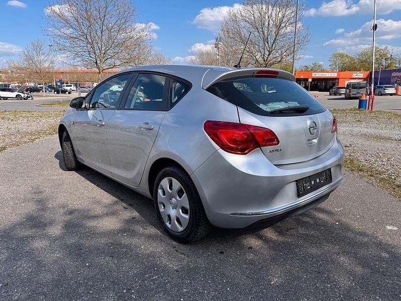 Usata Opel Astra 101 CV (74 kW) 2015 Argento Berlina