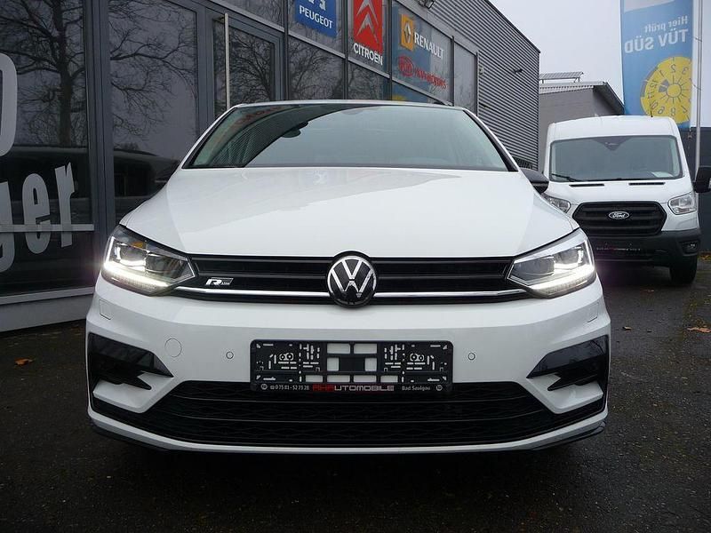 Gebraucht VW Touran Highline 150 PS (110 kW) 2025 Weiß Van / Kleinbus