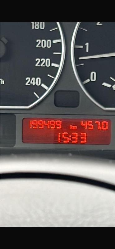 Gebraucht BMW 325 191 PS (140 kW) 2004 Silber Kombi