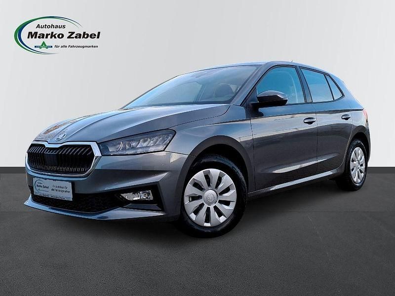 Grau Neu 2025 Skoda Fabia Selection Limousine | 22.990 € (Fairer Preis) - Bild 1/4