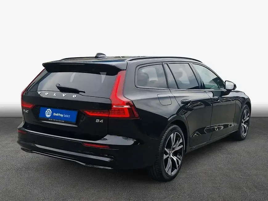 Gebraucht Volvo V60 Plus 197 PS (144 kW) 2025 Schwarz Kombi