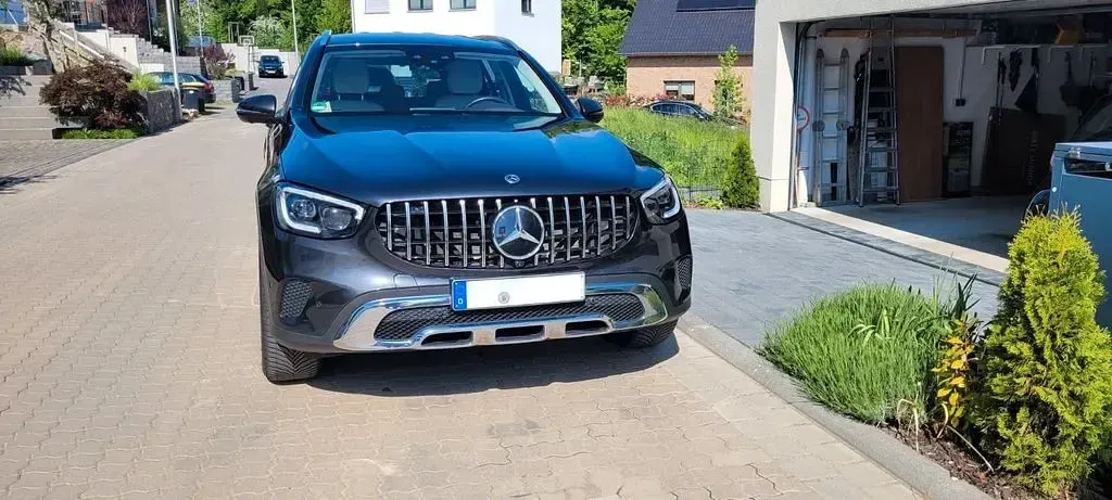 Gebraucht Mercedes GLC400d 330 PS (242 kW) 2020 Grau SUV
