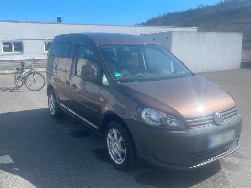 Second-hand VW Caddy 102 CP (75 kW) 2011 Maro Monovolum