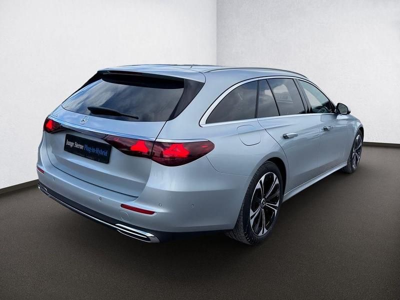 Gebraucht Mercedes E300 Avantgarde 313 PS (230 kW) 2024 Silberlack hightechsilber Kombi