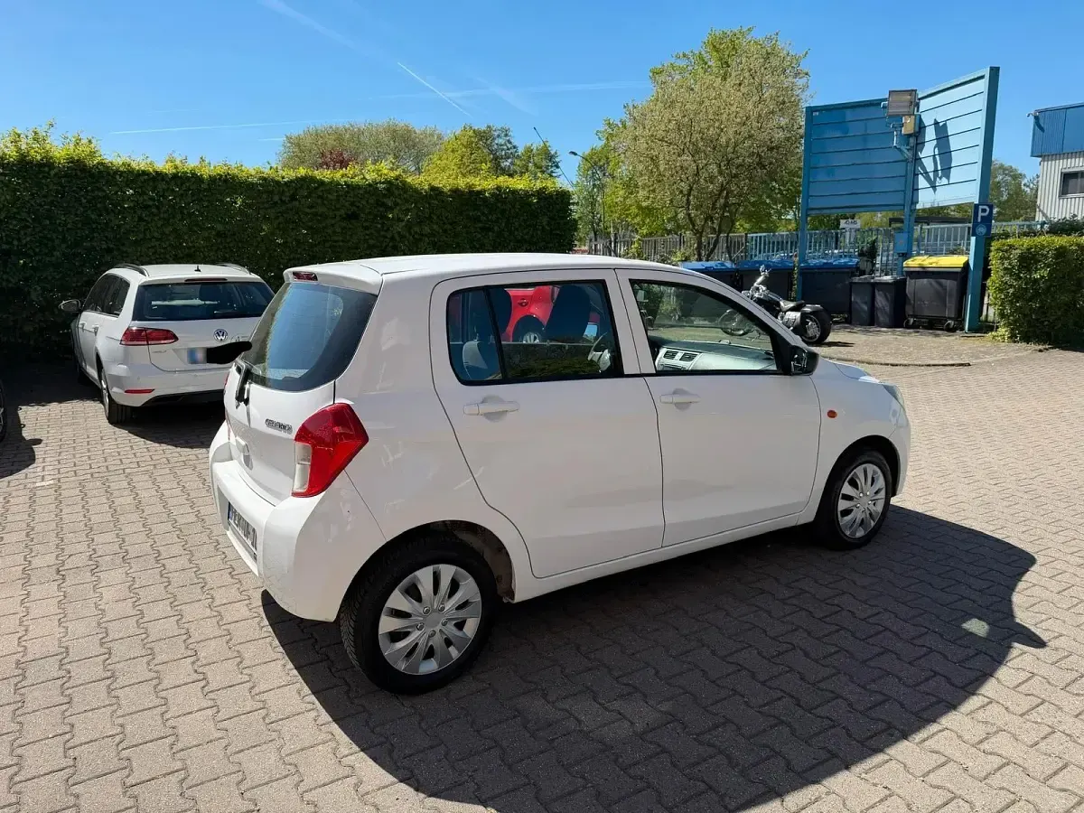 Gebraucht Suzuki Celerio Club 68 PS (50 kW) 2018 Weiß Kleinwagen