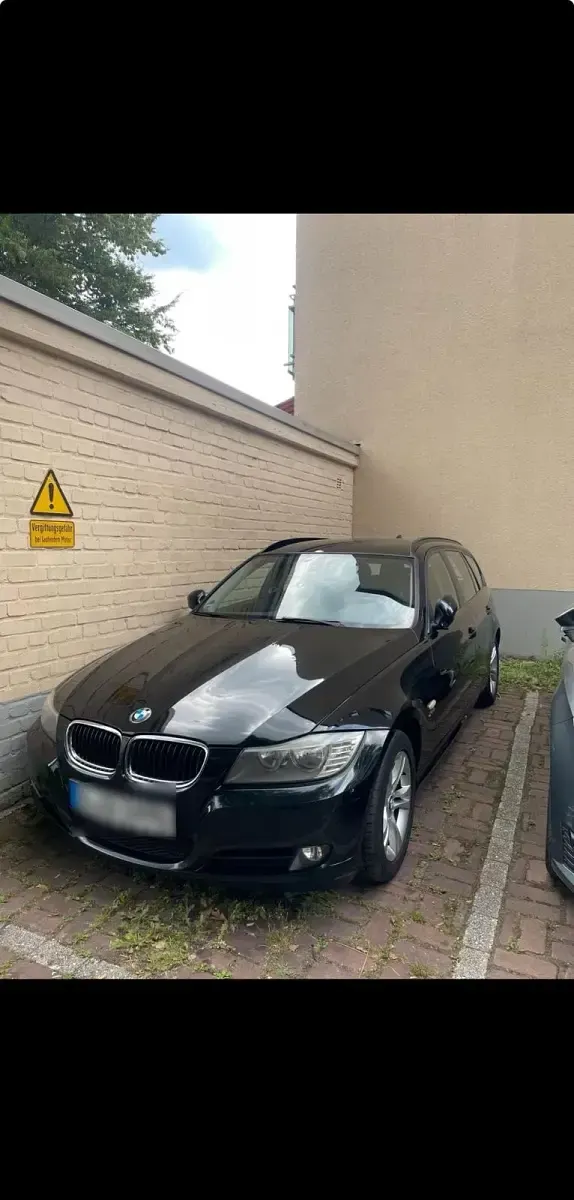 Gebraucht BMW 320 184 PS (135 kW) 2012 Schwarz Kombi