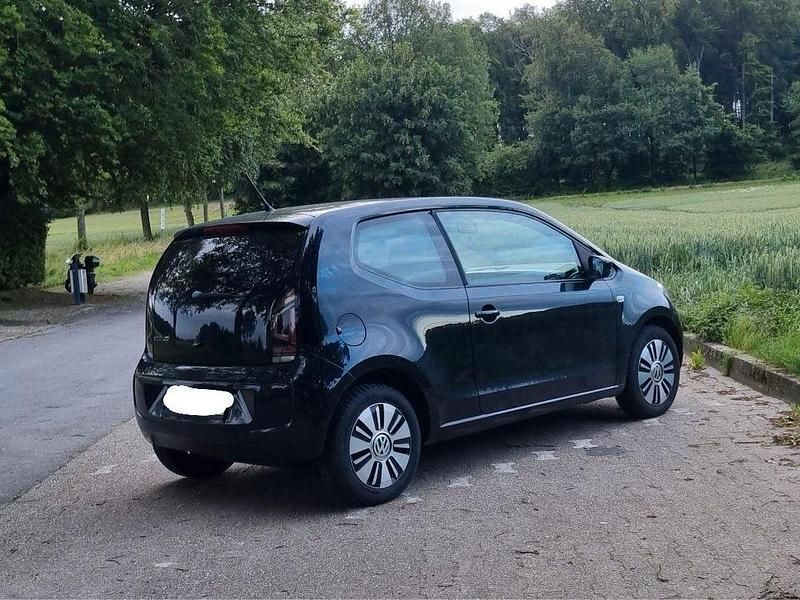 Schwarz Gebraucht 2013 VW up! Kleinwagen | 5.799 € (Etwas zu teuer) - Bild 1/4