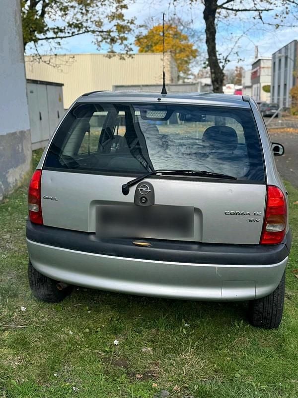Second-hand Opel Corsa 75 CP (55 kW) 2000 Argintiu Hatchback