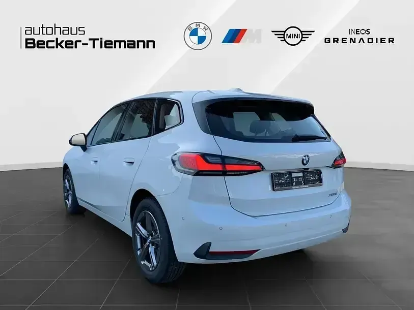 Używany BMW 220 Active Tourer Efficient Dynamics 170 KM (125 kW) 2025 Biały Minivan