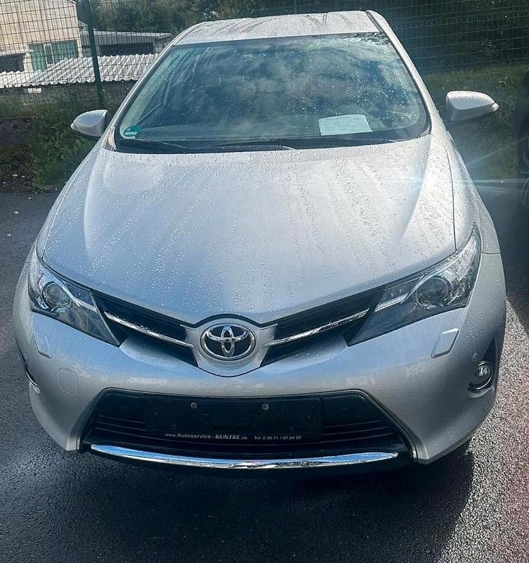 Silber Gebraucht 2013 Toyota Auris Cabrio | 8.100 € (Fairer Preis) - Bild 1/4
