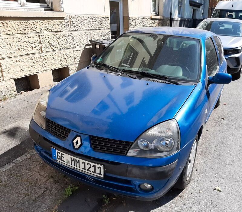 Blau Gebraucht 2006 Renault Clio II Campus Limousine | 1.495 € (Fairer Preis) - Bild 1/4