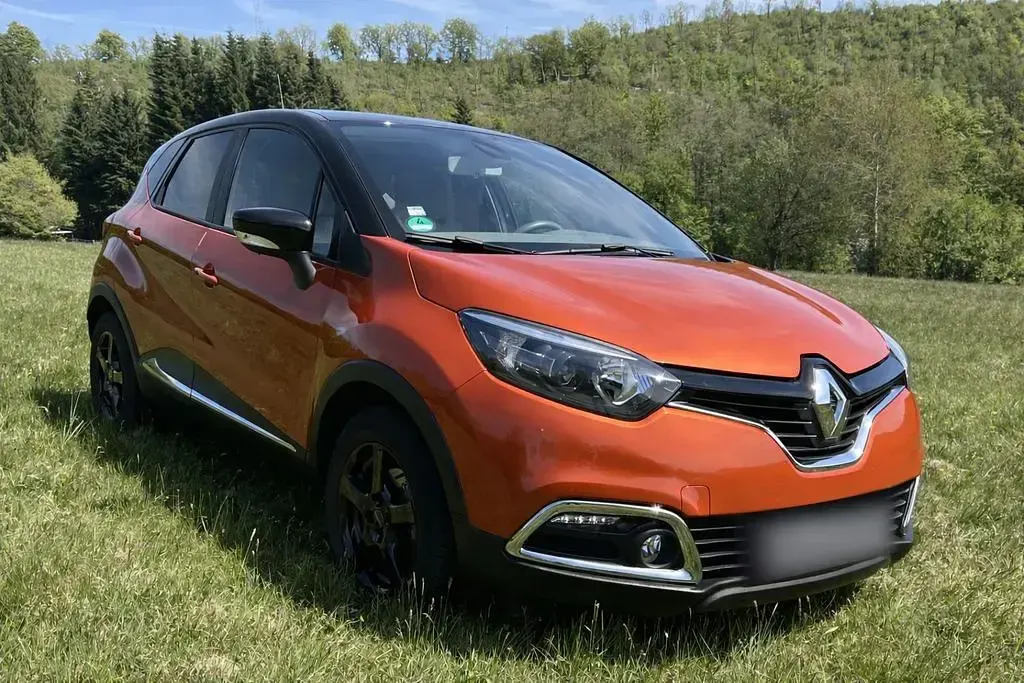 Używany Renault Captur Elysee 114 KM (83 kW) 2016 Beżowy SUV