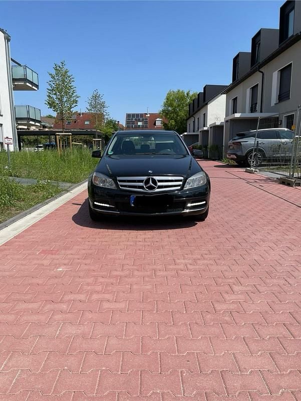 Schwarz Gebraucht 2011 Mercedes C250 Avantgarde Limousine | 6.999 € (Superpreis) - Bild 1/4
