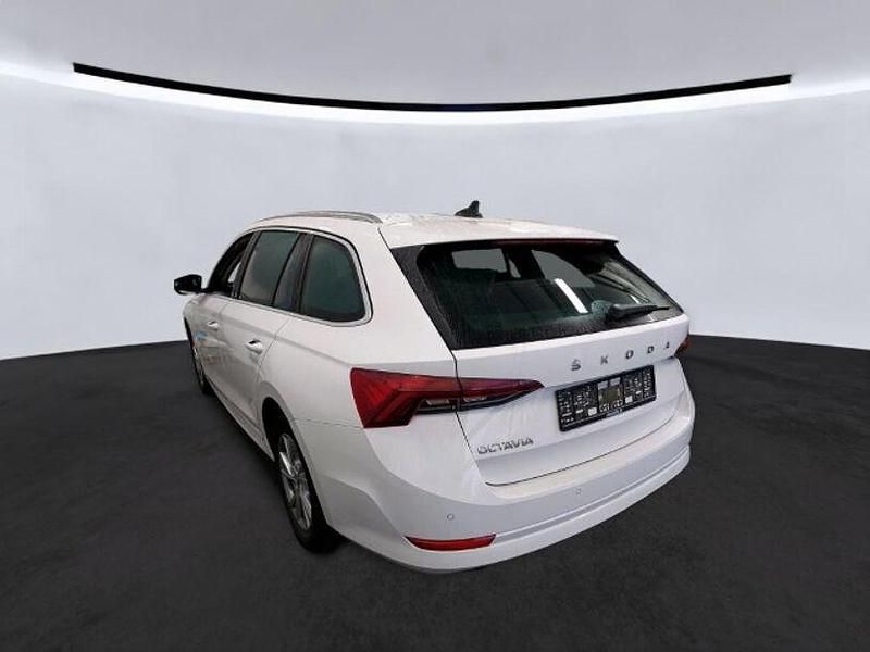 Gebraucht Skoda Octavia Style 116 PS (85 kW) 2023 Weiss Kombi