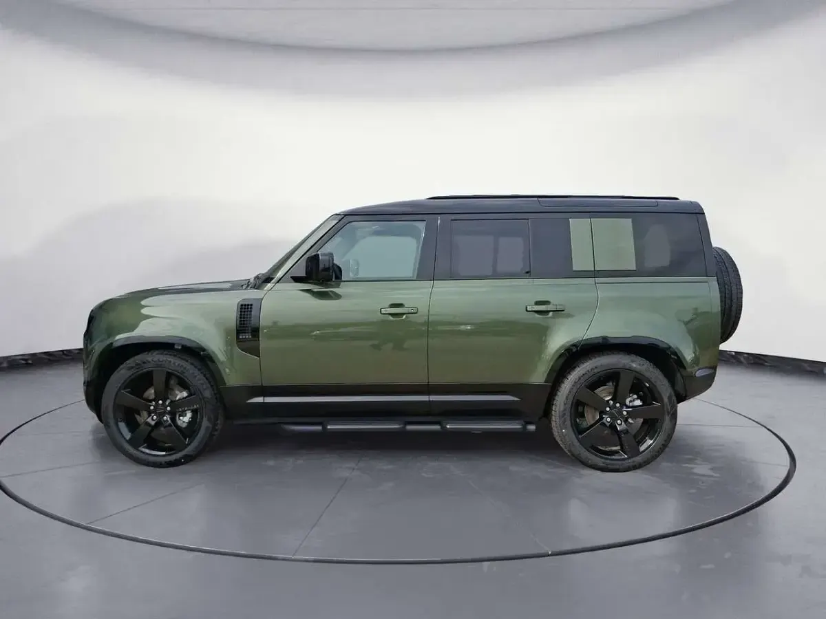 Neu Land Rover Defender SE Dynamic 250 PS (183 kW) 2026 Grün SUV