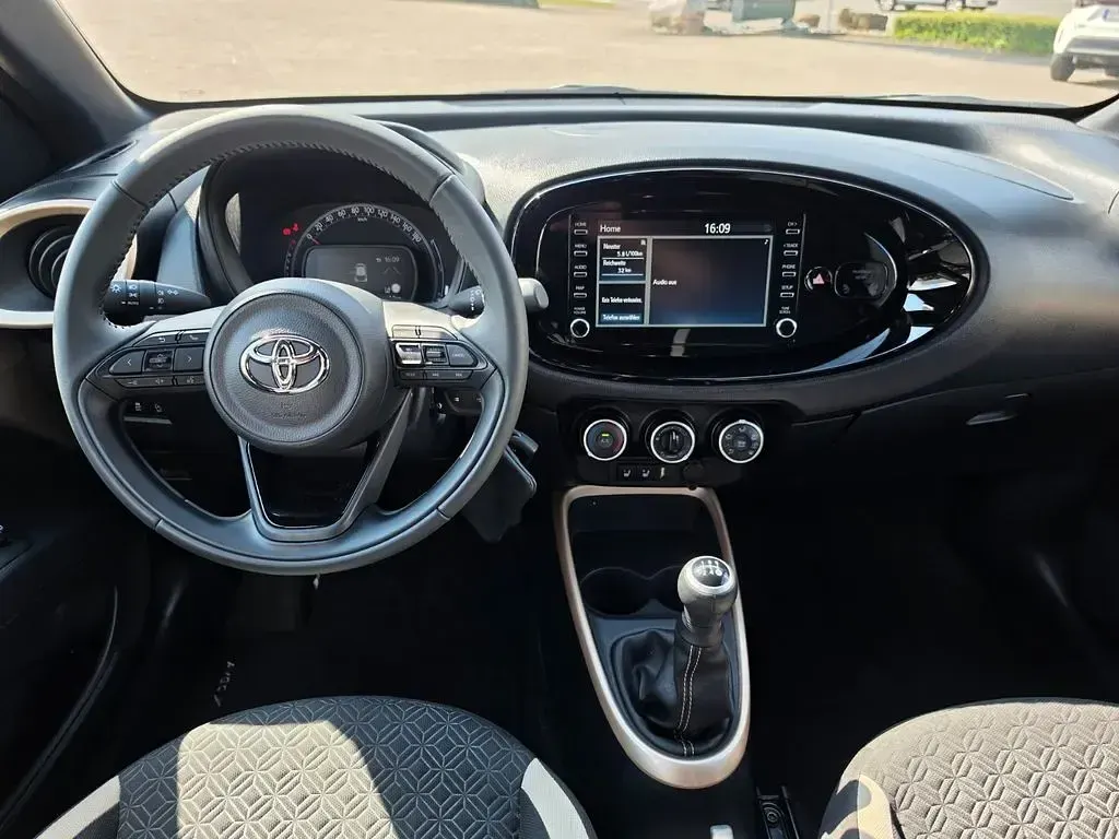 Gebraucht Toyota Aygo X Pulse 72 PS (52 kW) 2023 Beige SUV