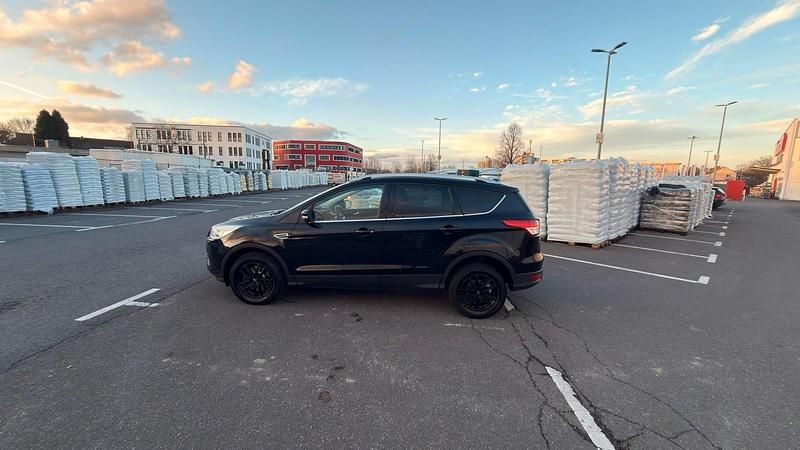 Gebraucht Ford Kuga Titanium 140 PS (102 kW) 2014 Schwarz SUV
