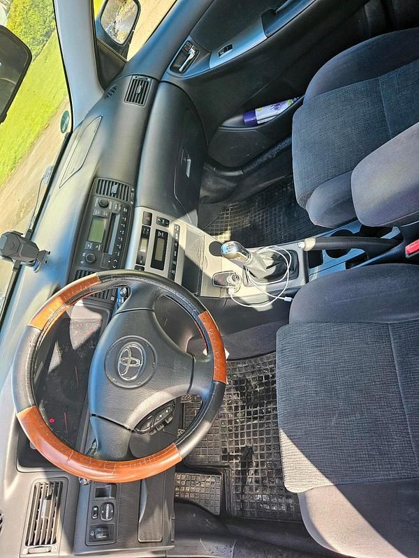 Gebraucht Toyota Corolla 110 PS (80 kW) 2004 Grau Kombi