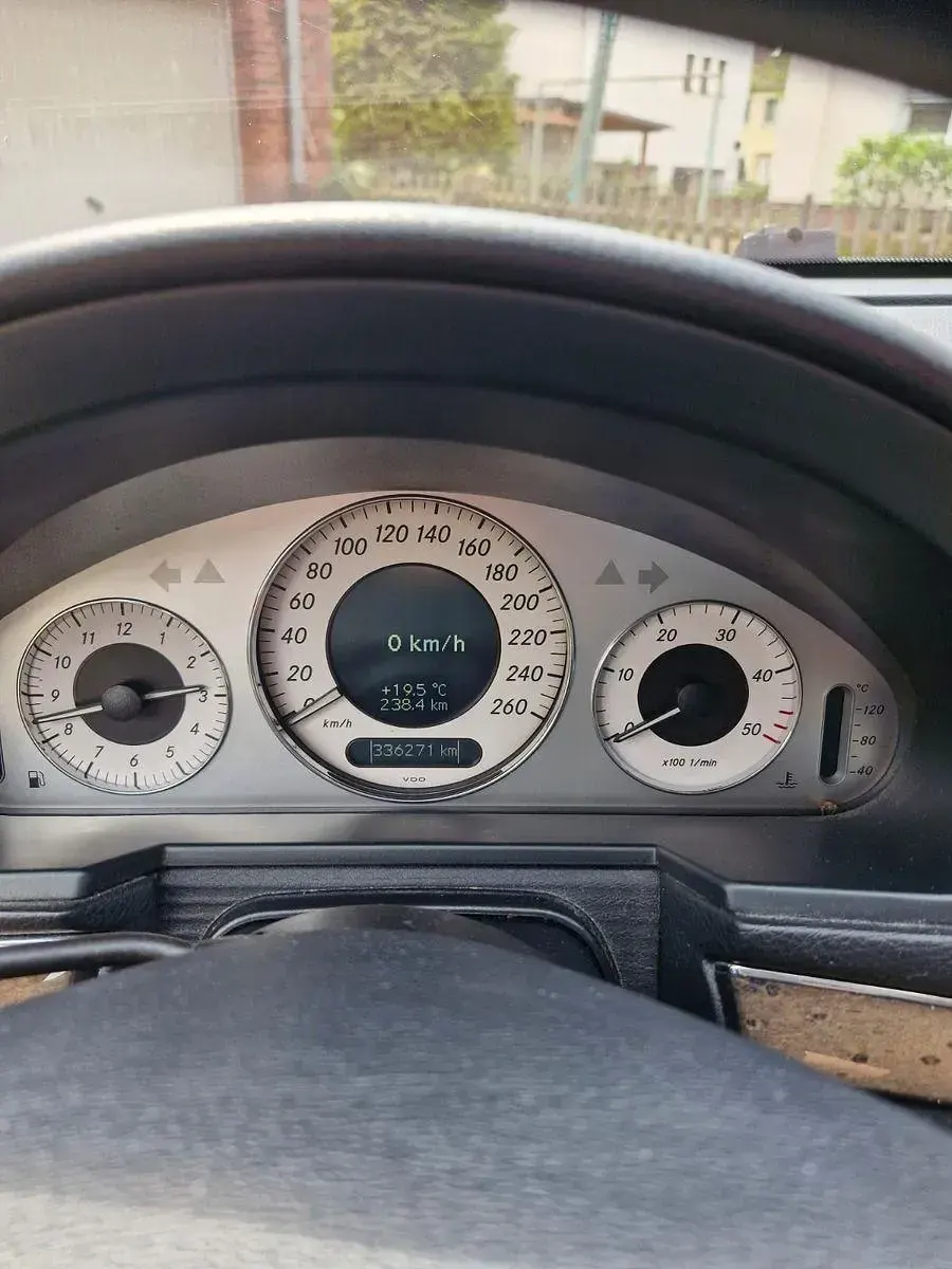 Gebraucht Mercedes E220 Avantgarde 170 PS (125 kW) 2007 Limousine