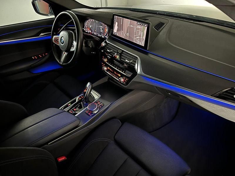 Gebraucht BMW 520 M Sport 190 PS (139 kW) 2020 Blau Limousine