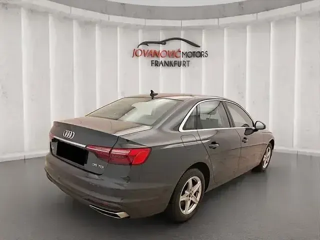 Gebraucht Audi A4 Basis 163 PS (119 kW) 2022 Grau Limousine