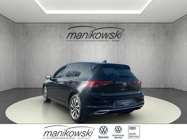 Gebraucht VW Golf VIII Active 150 PS (110 kW) 2022 Schwarz Limousine