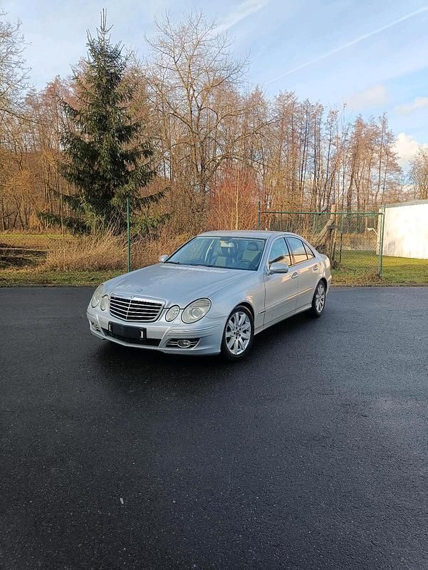 Gold Gebraucht 2007 Mercedes E200 Kombi | 4.700 € (Fairer Preis) - Bild 1/4