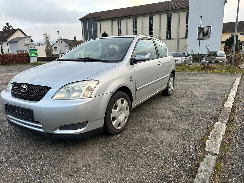 Gebraucht Toyota Corolla 96 PS (70 kW) 2002 Silber Kleinwagen