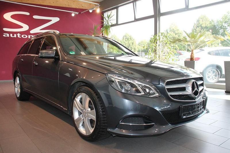 Grau Gebraucht 2013 Mercedes 300 Limousine | 12.500 € (Fairer Preis) - Bild 1/4