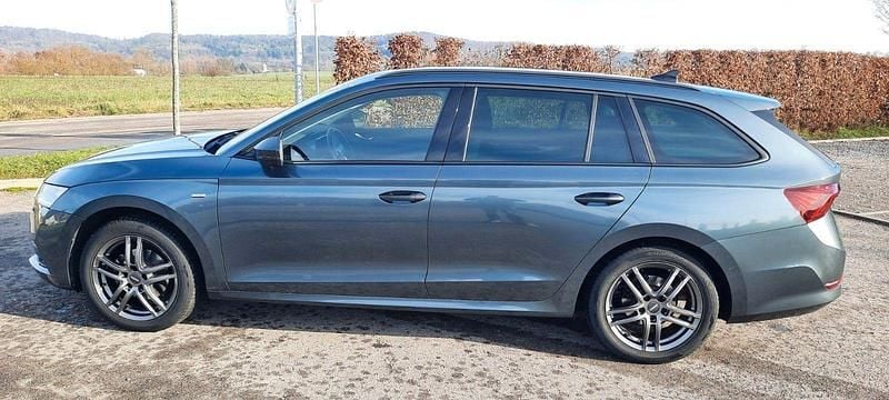 Grau Gebraucht 2021 Skoda Octavia Clever Kombi | 19.300 € (Guter Preis) - Bild 1/4
