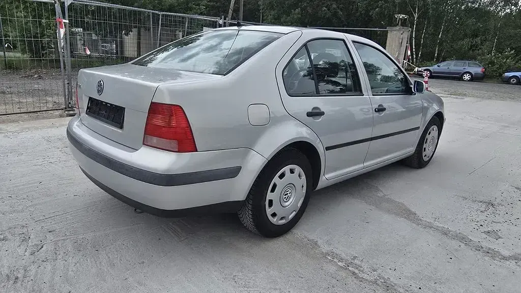 Gebraucht VW Bora 75 PS (55 kW) 2000 Grau Limousine