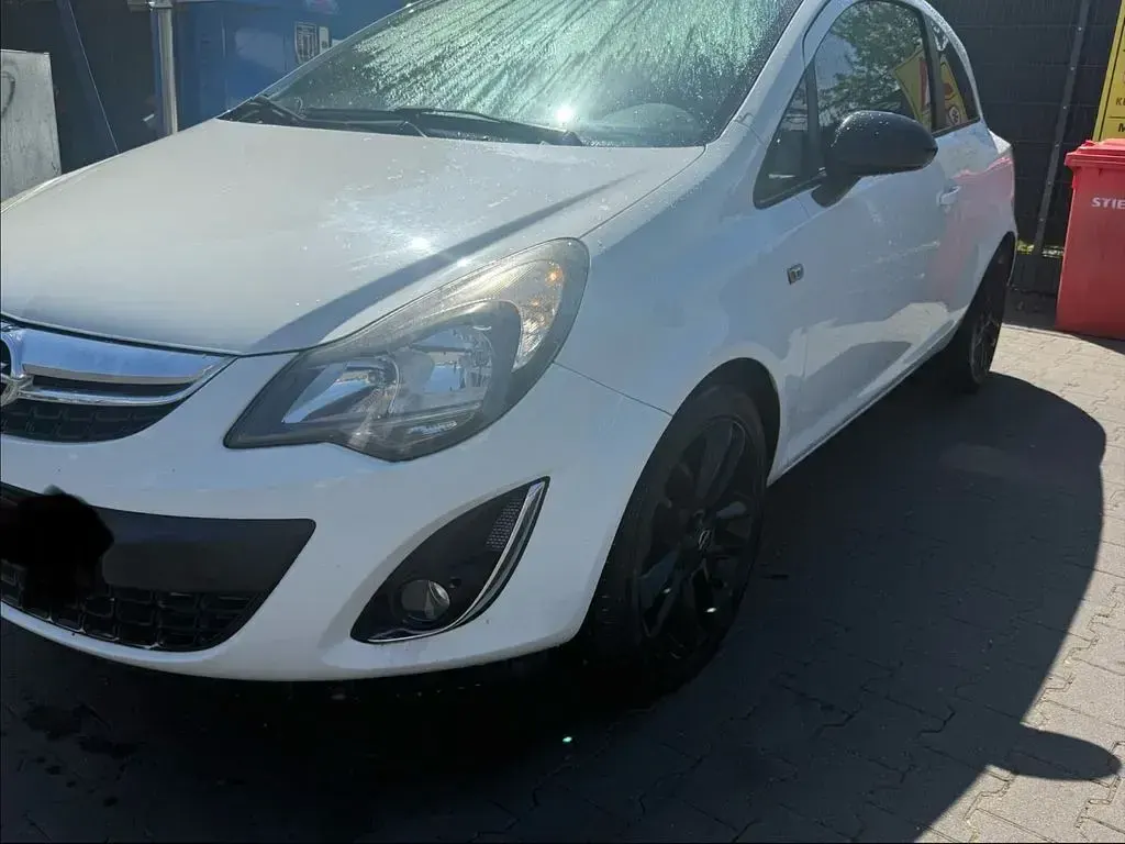 Gebraucht Opel Corsa Color Edition 101 PS (74 kW) 2012 Weiß Kleinwagen