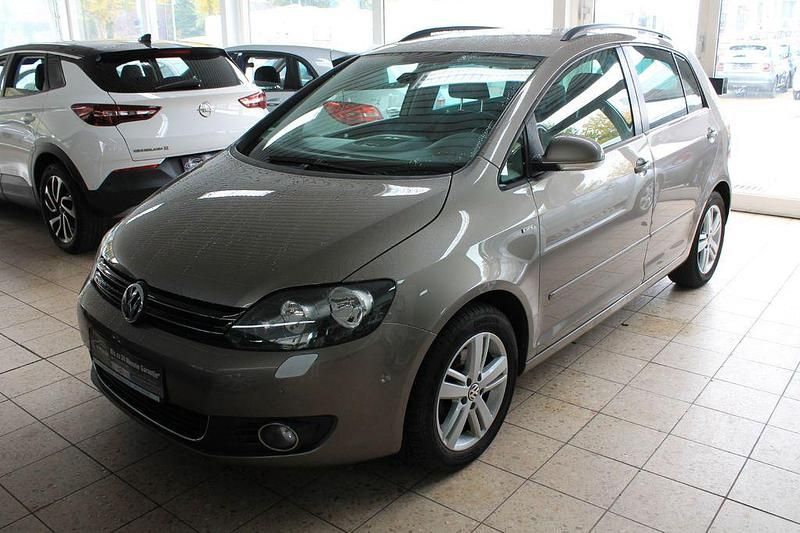 Gebraucht VW Golf Plus Life 122 PS (89 kW) 2013 Braun Van / Kleinbus