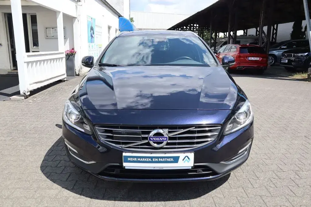 Gebraucht Volvo V60 Summum 152 PS (111 kW) 2016 Kombi