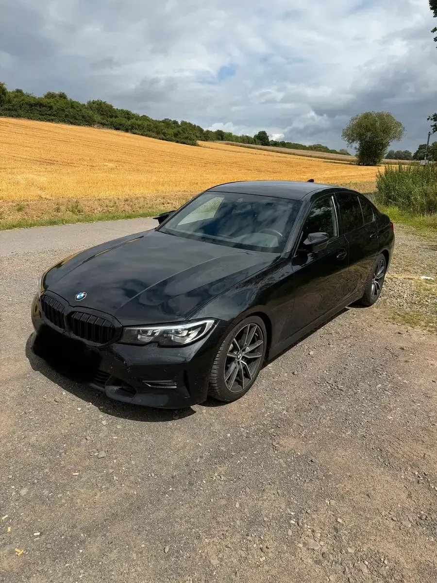 Gebraucht BMW 320 Sport Line 184 PS (135 kW) 2020 Schwarz Limousine