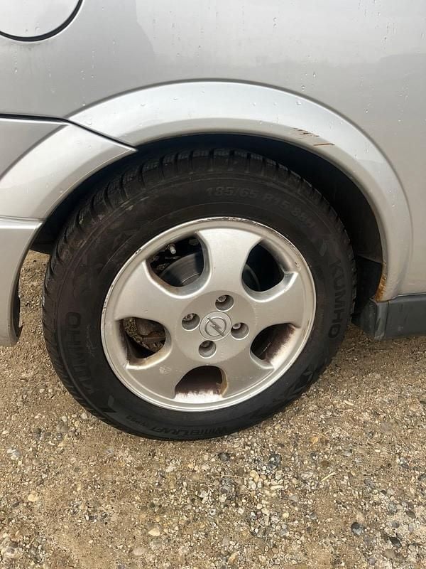 Gebraucht Opel Astra 101 PS (74 kW) 2002 Silber Kleinwagen