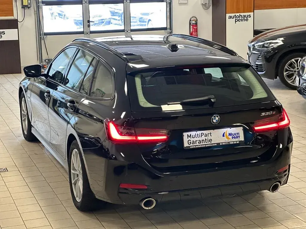 Gebraucht BMW 330 Performance 184 PS (135 kW) 2022 Schwarz Limousine
