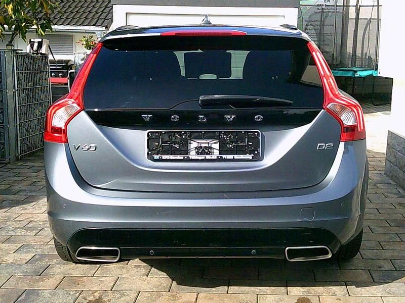 Gebraucht Volvo V60 Kinetic 120 PS (88 kW) 2017 Grau Kombi