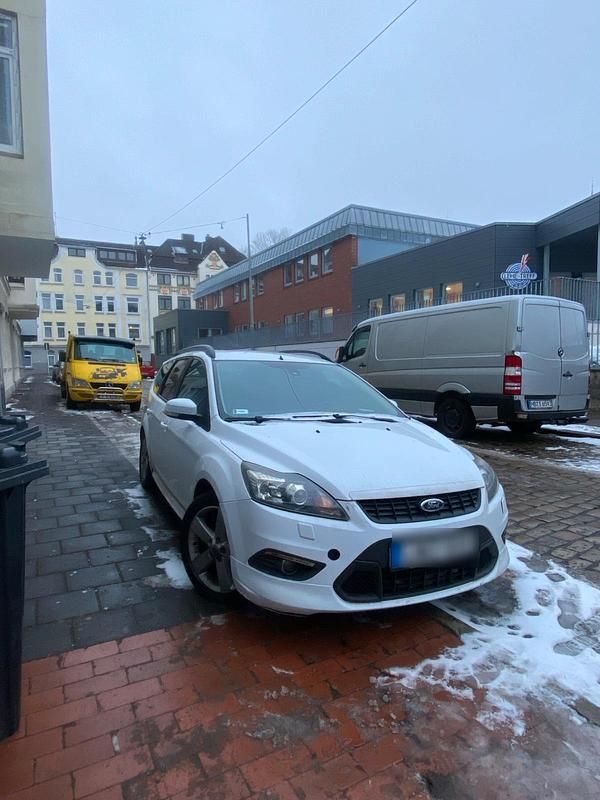 Gebraucht Ford Focus 200 PS (147 kW) 2009 Weiß Kombi