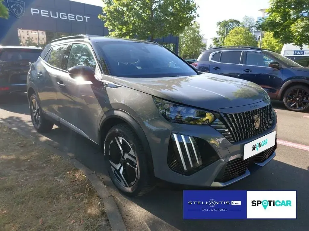 Gebraucht Peugeot 2008 GT 131 PS (96 kW) 2024 Grau SUV