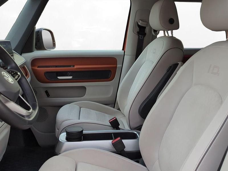 Gebraucht VW ID. Buzz Pro 150 kW (204 PS) 2023 Energetic orange metallic Van / Kleinbus