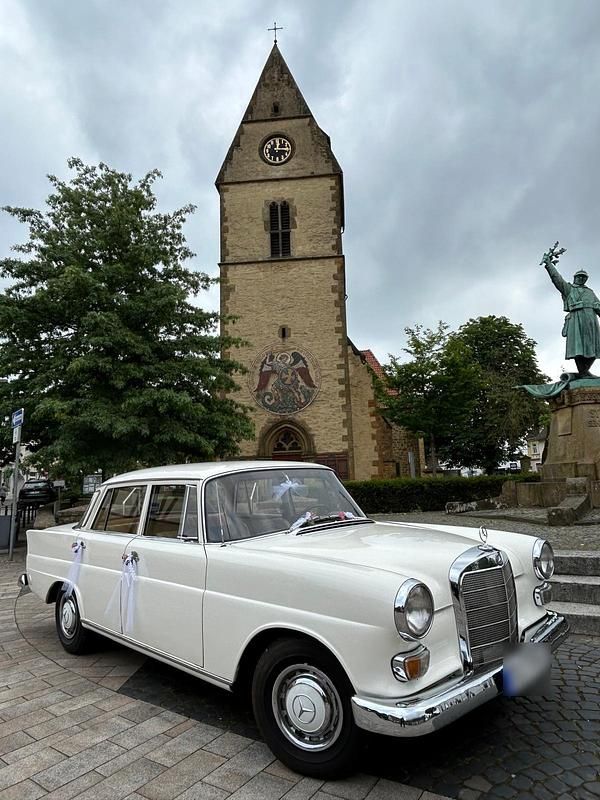 Gebraucht Mercedes 200 1967 Weiß Limousine