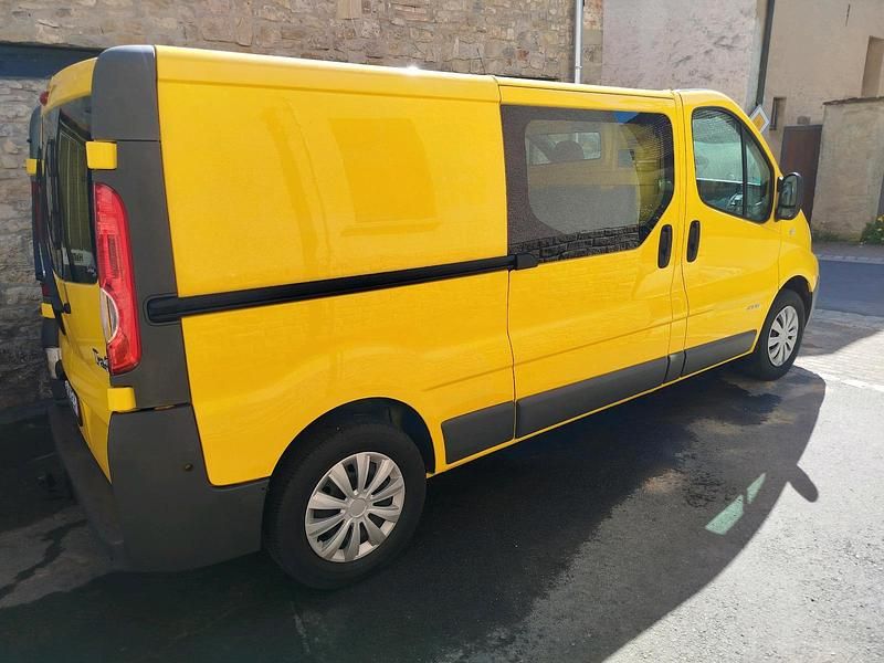 Gebraucht Renault Trafic 114 PS (83 kW) 2012 Gelb Van / Kleinbus
