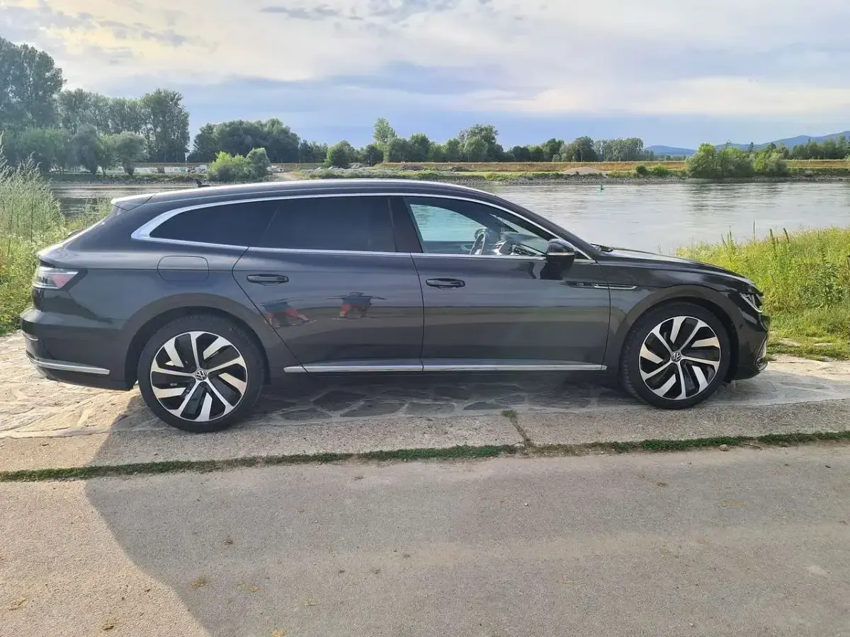Gebraucht VW Arteon R-line 190 PS (139 kW) 2023 Grau Kombi