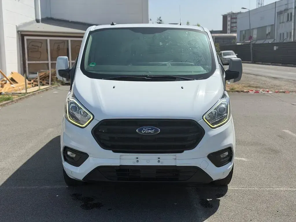 Gebraucht Ford 300 Trend 105 PS (77 kW) 2021 Weiß Van / Kleinbus