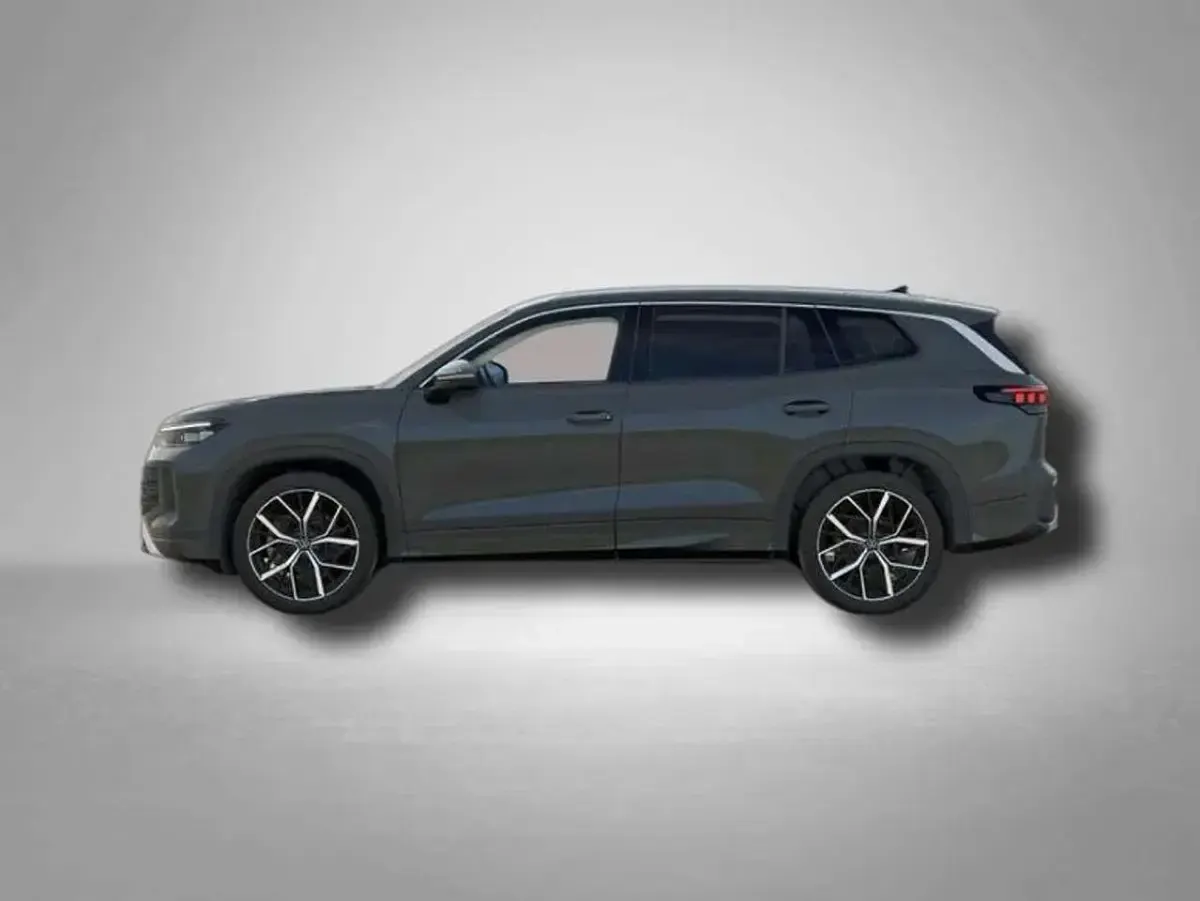Gebraucht VW Tayron Life 150 PS (110 kW) 2025 Urano grau SUV